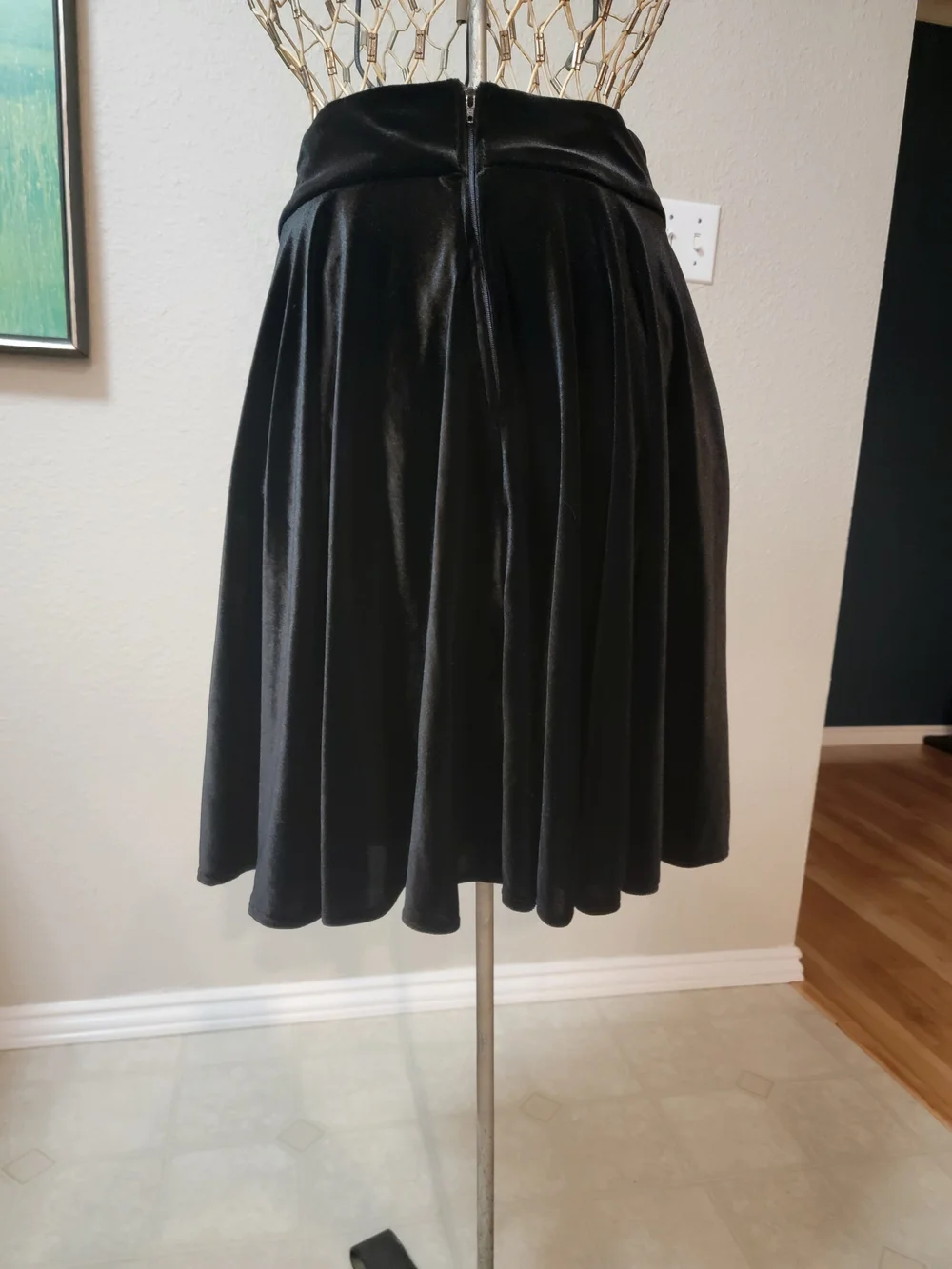 Pinup Couture Black Velvet  Skater  Skirt size Large